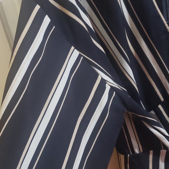 Blouse - Picture 2 of 3